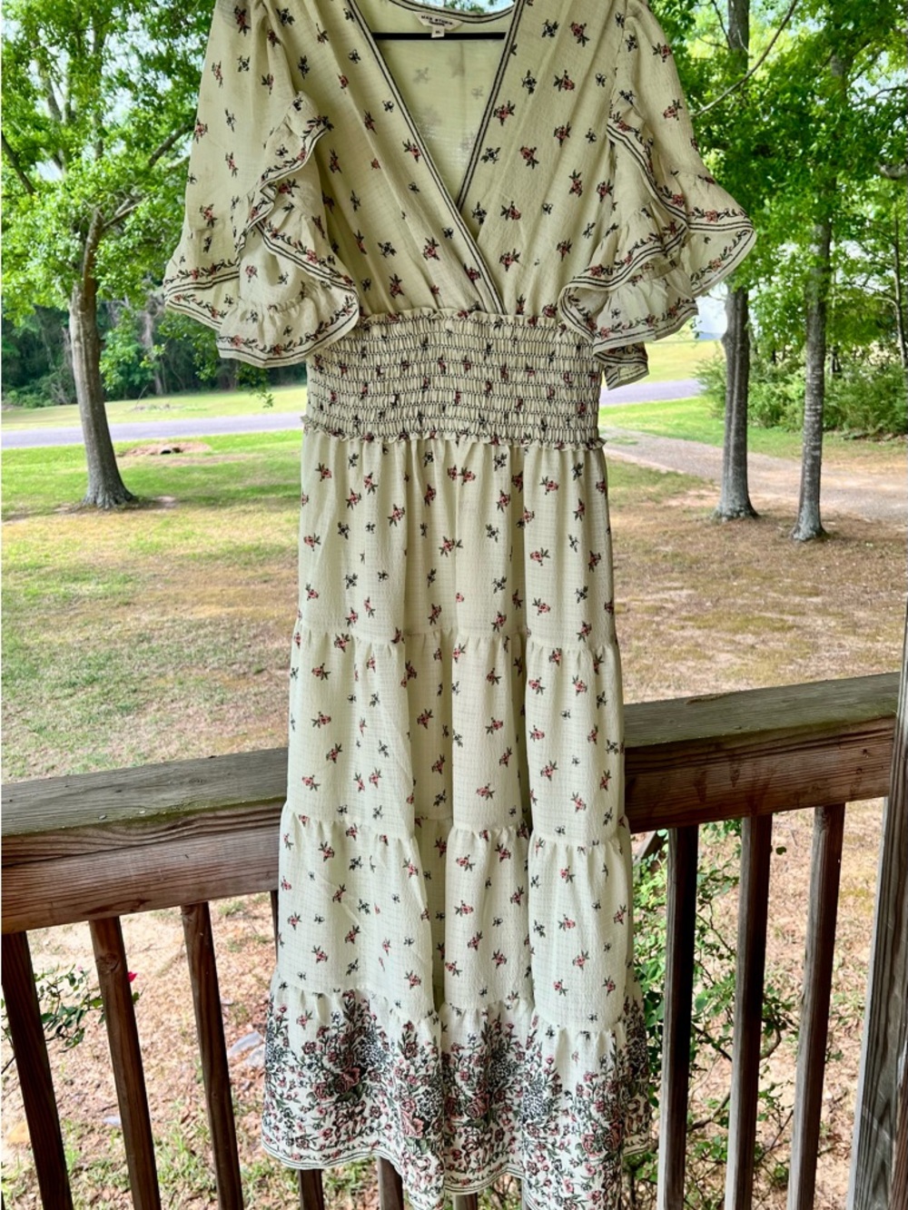Floral maxi dress in light green